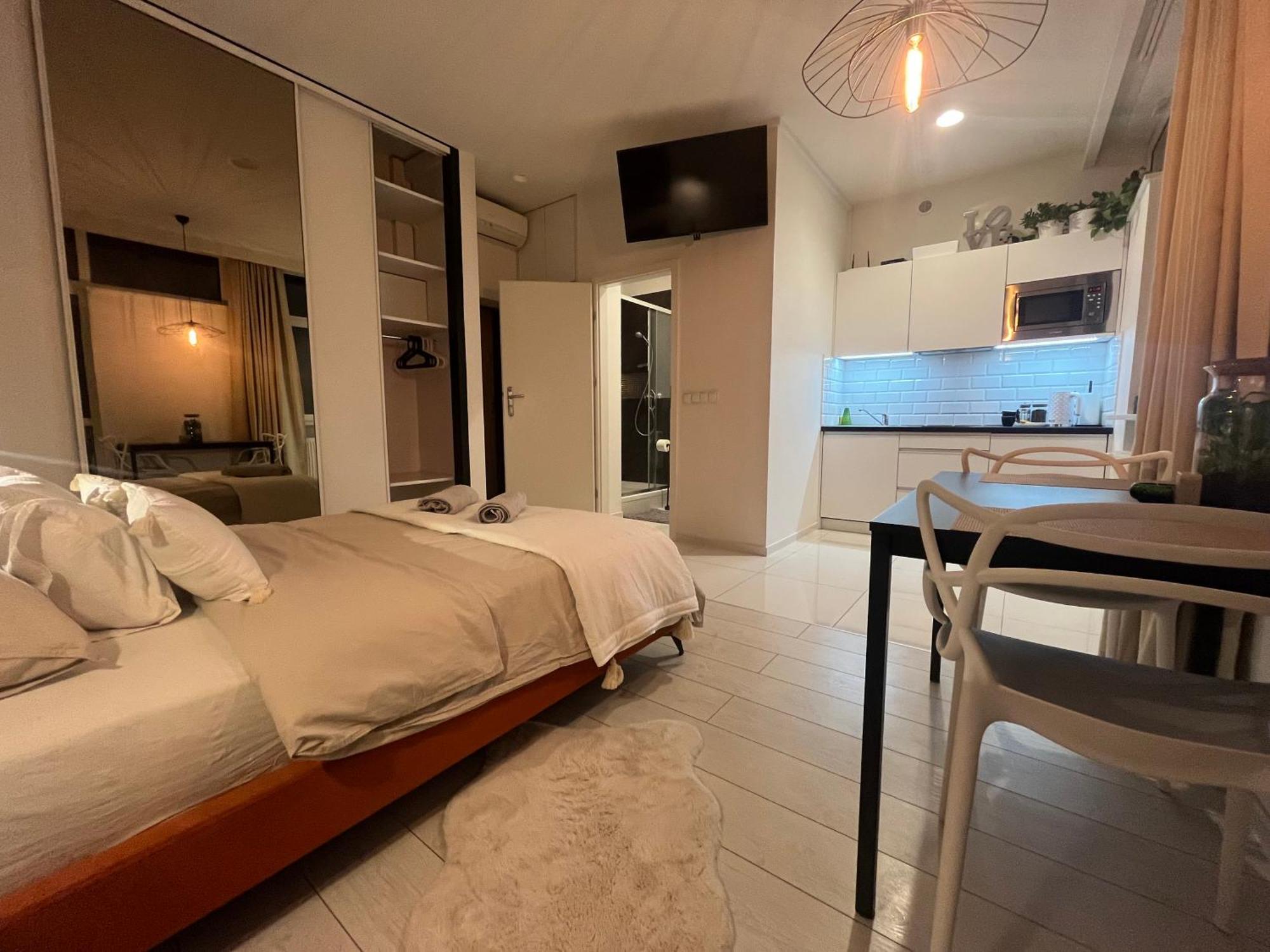 Apartament I Love Piotrkowska Z Wielkim Lustrem, Balkonem I Klimatyzacja Łódź Kültér fotó